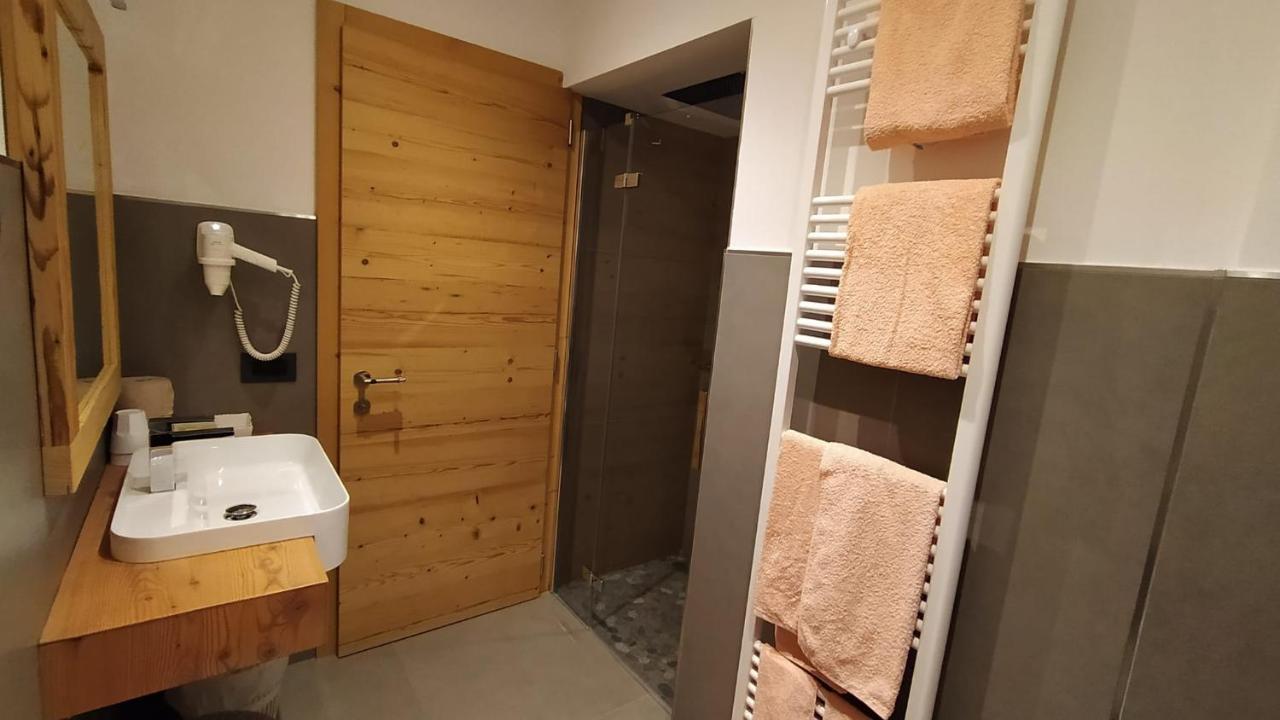 Hotel Villa Rosa Кампітелло-ді-Фасса Екстер'єр фото