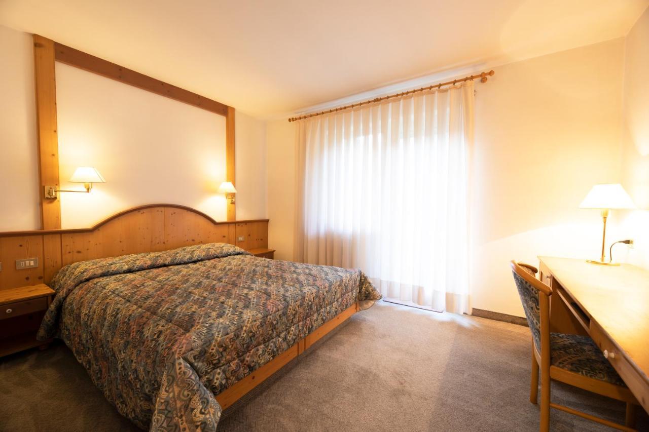 Hotel Villa Rosa Кампітелло-ді-Фасса Екстер'єр фото