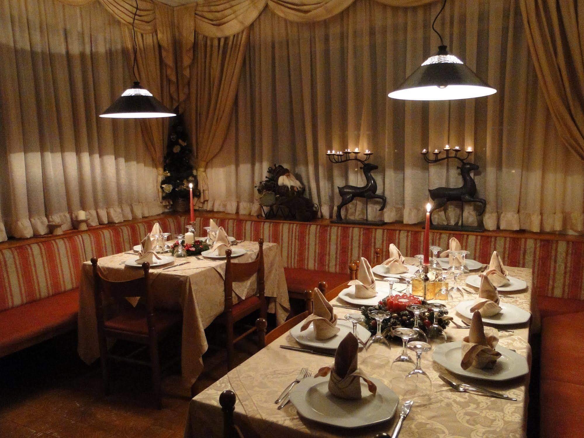 Hotel Villa Rosa Кампітелло-ді-Фасса Екстер'єр фото